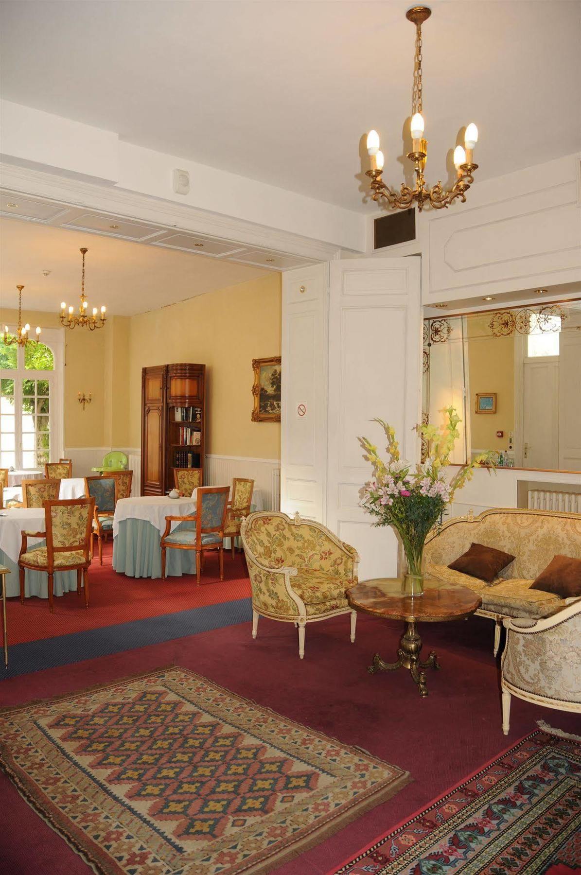 Hotel Memorial Saint-Quentin  Bagian luar foto
